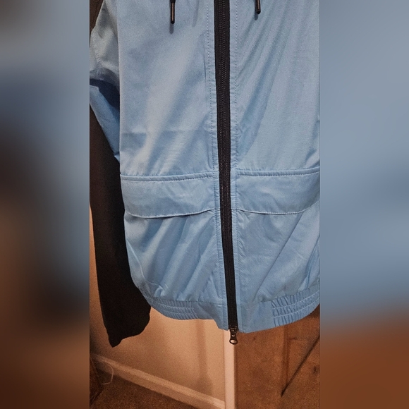 THE NORTH FACE HMLYN Wind Shell Jacket in Blue/black. Size small NWOT - Picture 7 of 16